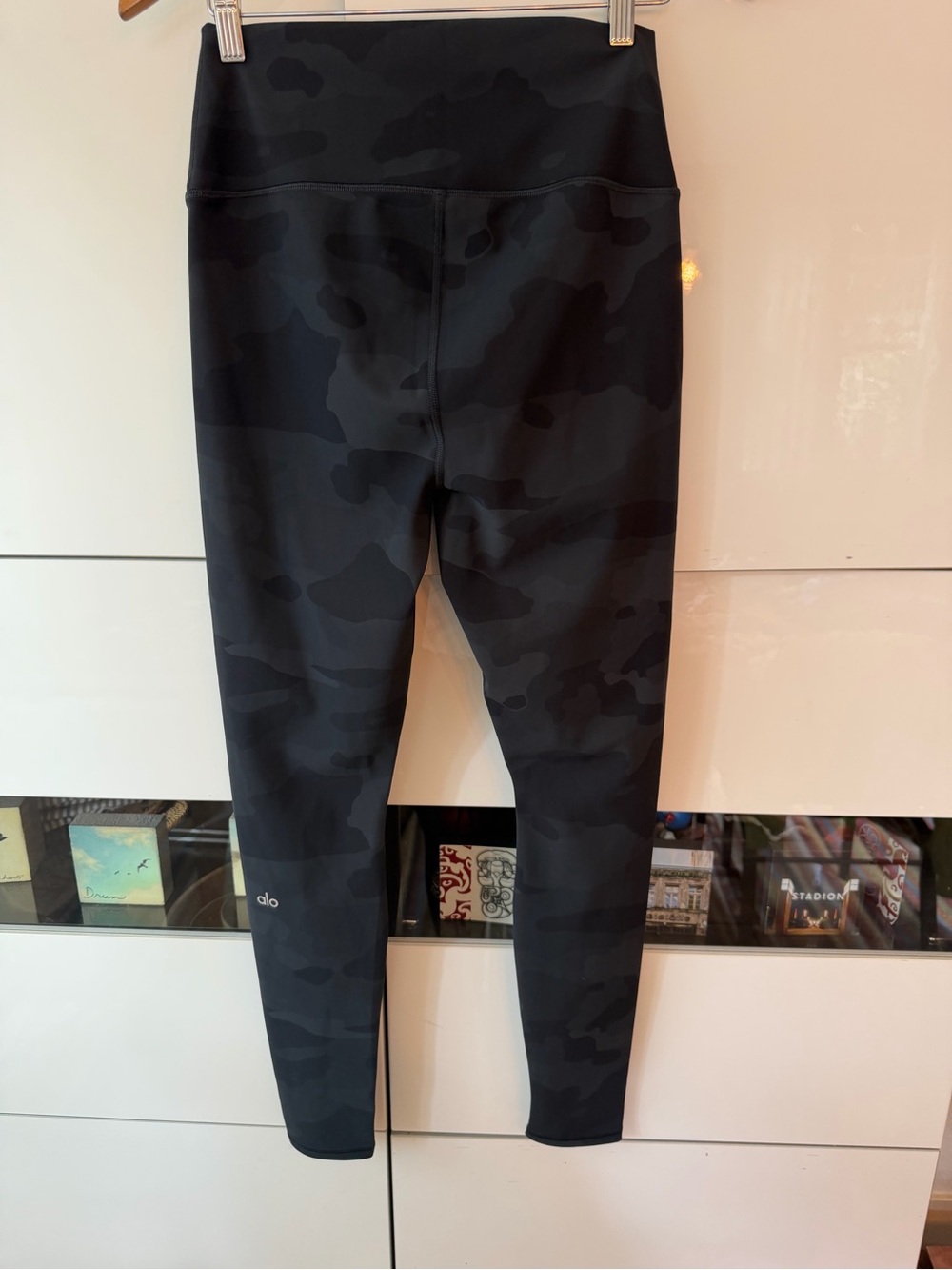 ALO Yoga Black Camo High-Rise Leggings - Picture 2 of 6